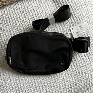 Excellent used condition  black lululemon fanny/belt bag